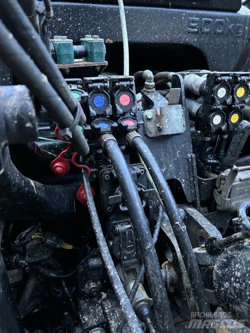 JCB Fastrac 4220 トラクター