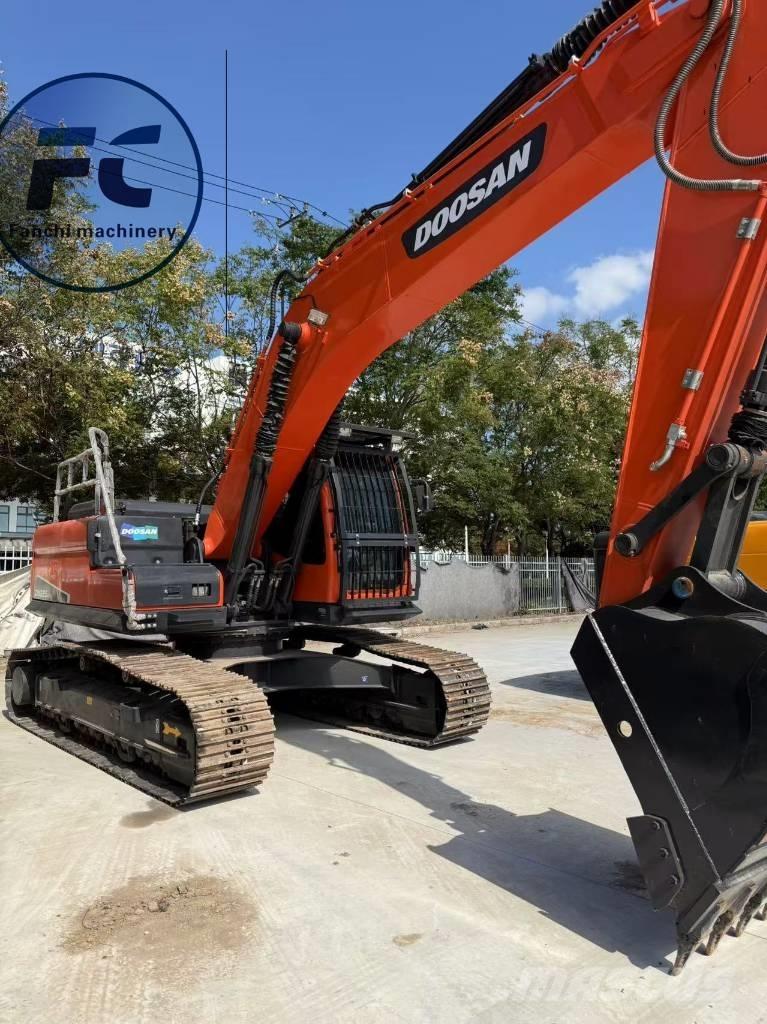 Doosan DX 225 LC 大型油圧ショベル12t以上（パワーショベル・ユンボ）