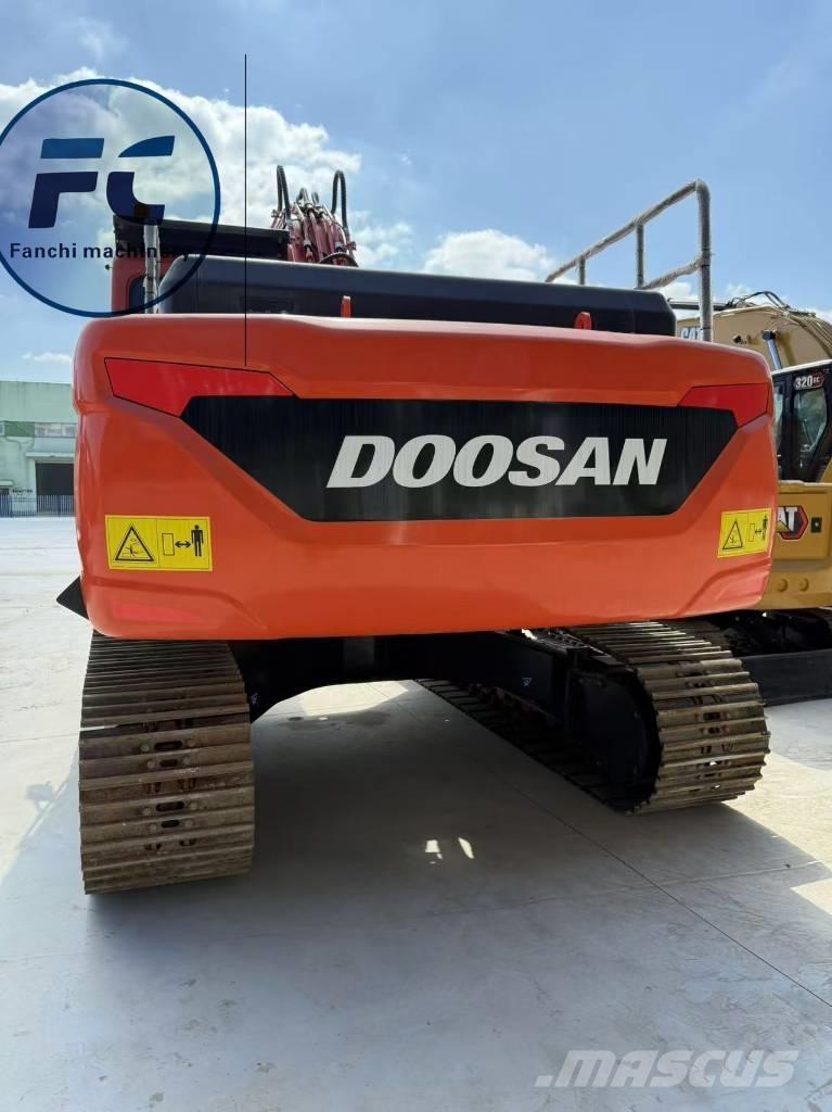 Doosan DX 225 LC 大型油圧ショベル12t以上（パワーショベル・ユンボ）