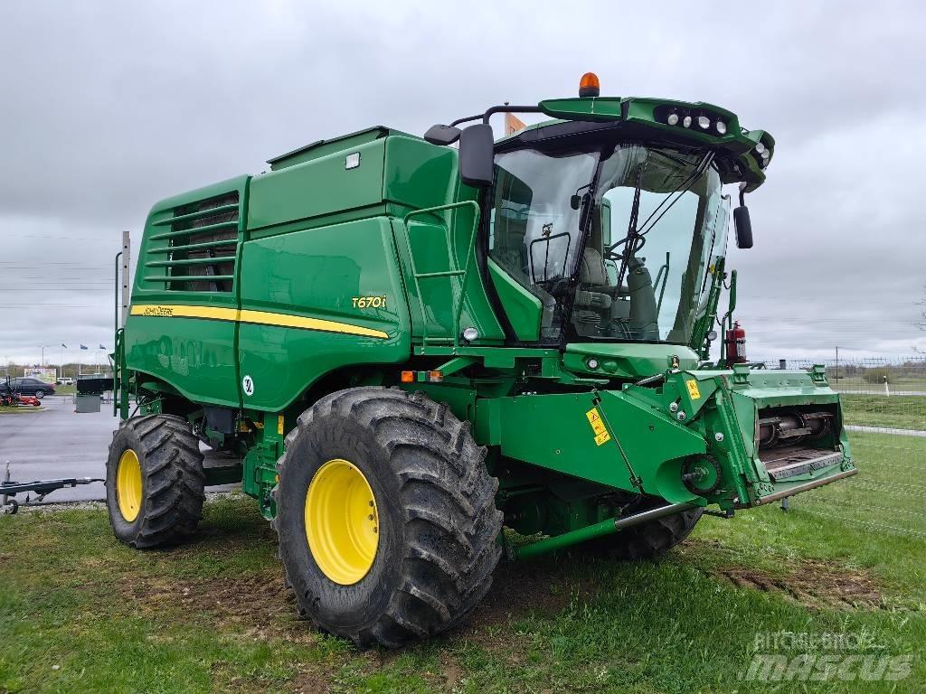 John Deere T 670 i コンバイン