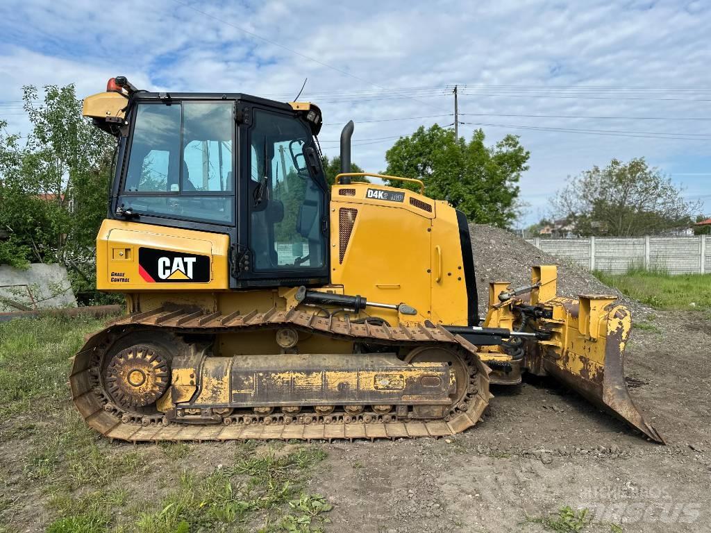 CAT D 4 K 2 LGP ブルドーザー