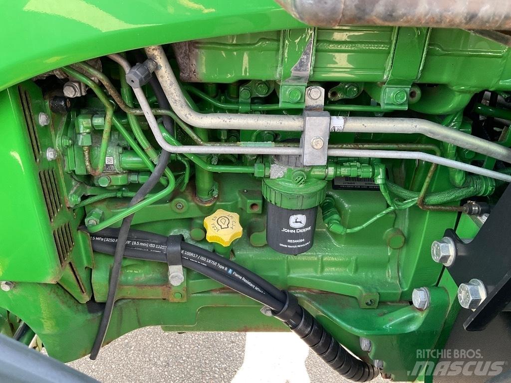 John Deere 5100 R トラクター