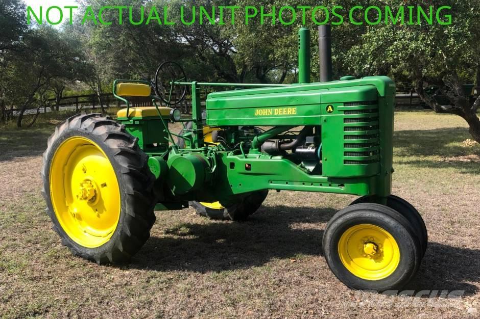 John Deere A トラクター