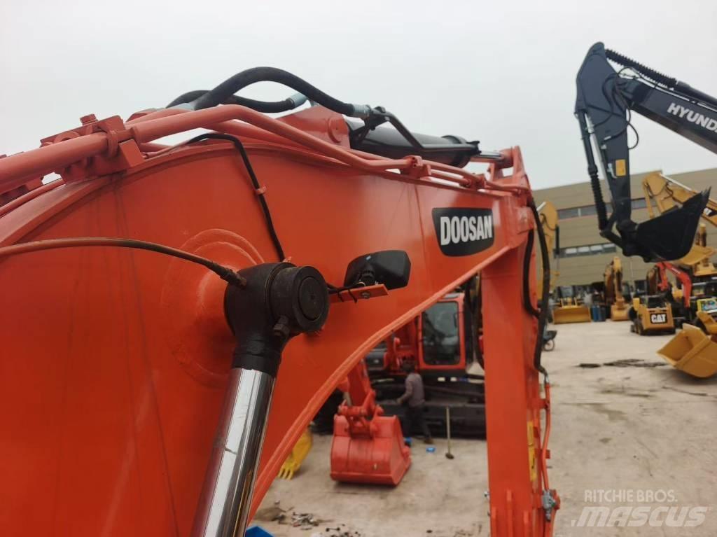 Doosan DX 140 大型油圧ショベル12t以上（パワーショベル・ユンボ）