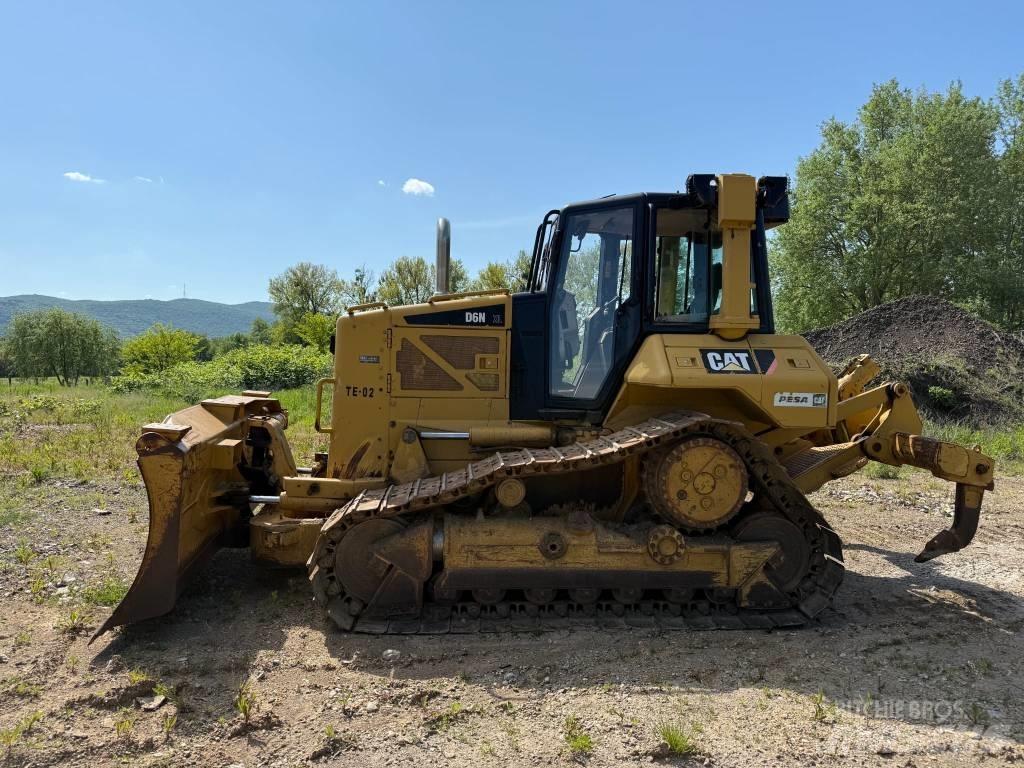CAT D6N XL ブルドーザー