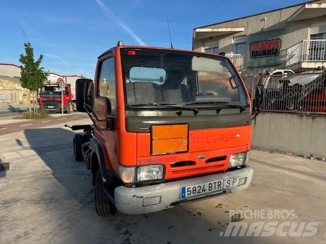 Nissan Cabstar E パネルバン