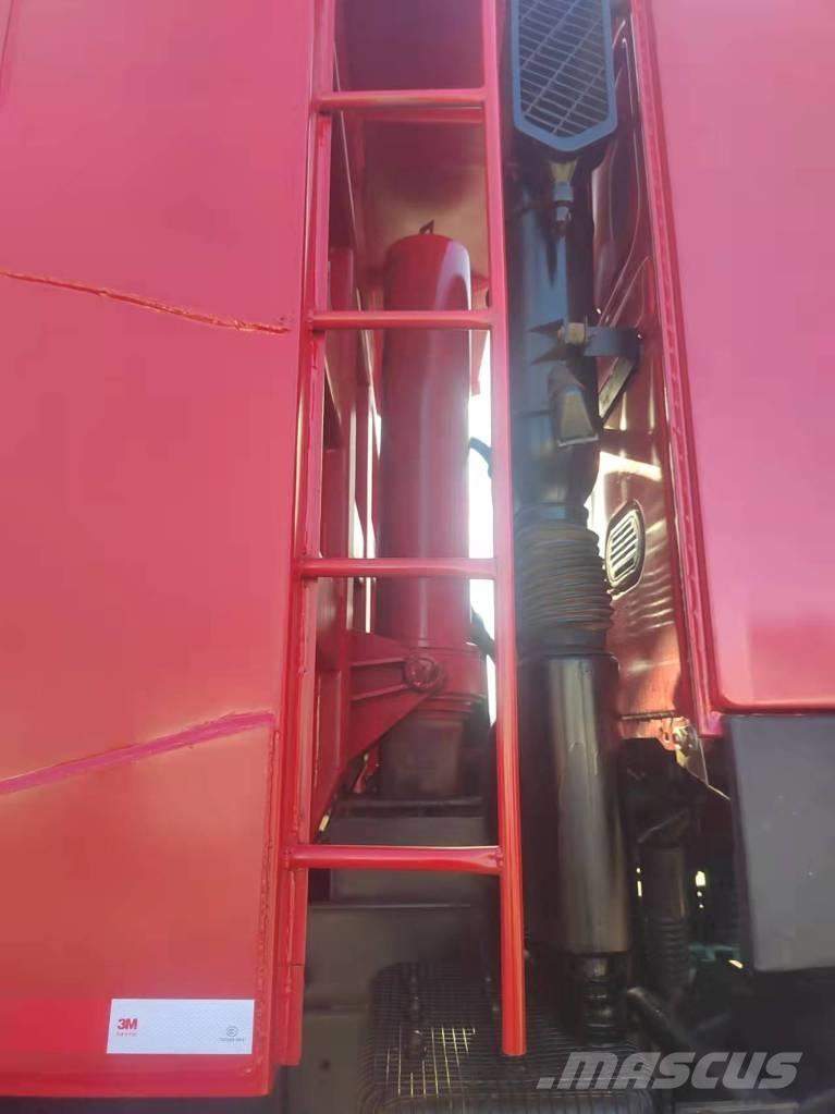 Howo 371 8x4 ダンプ