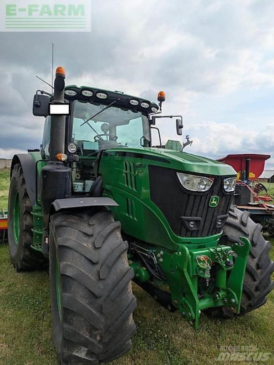 John Deere 6215 r トラクター