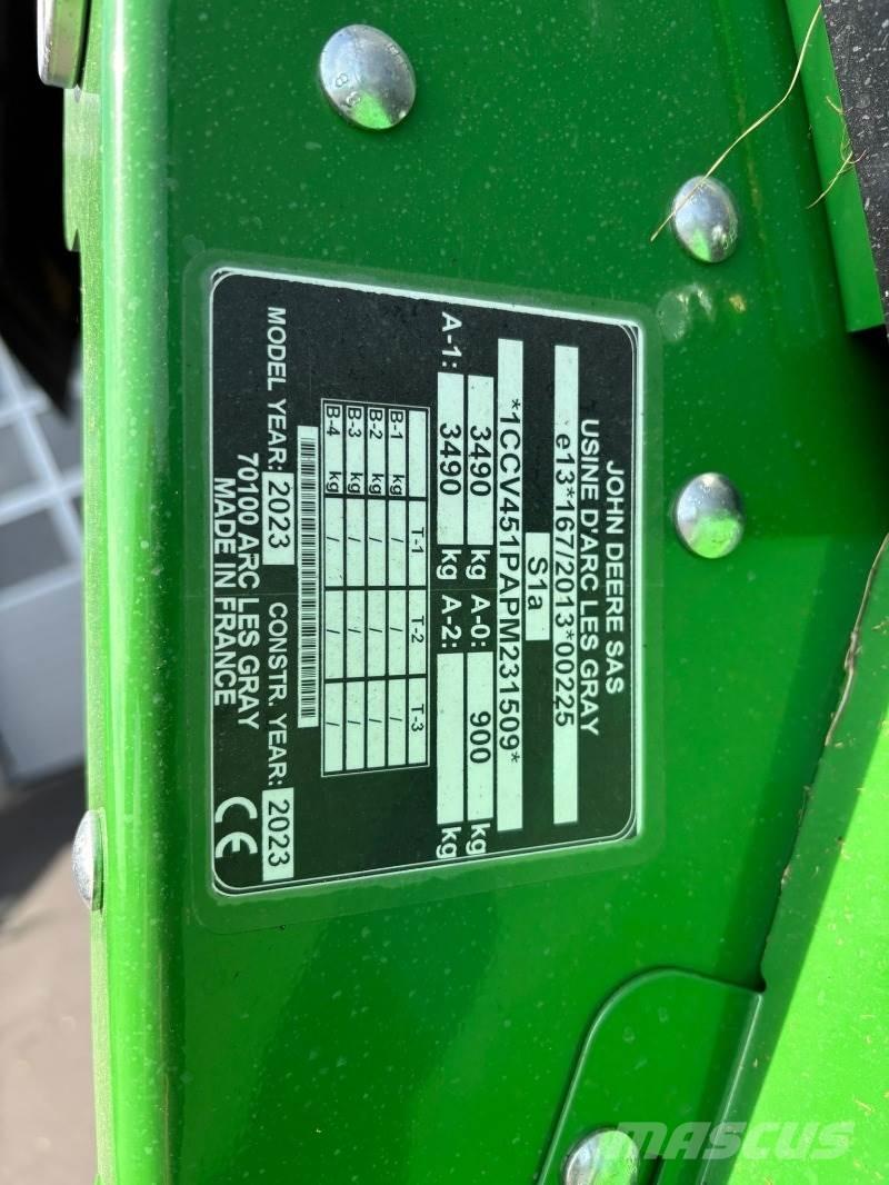 John Deere V451M ラウンドベーラー
