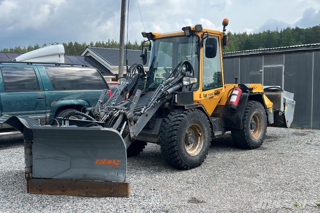 LM Trac 586 ツールキャリア