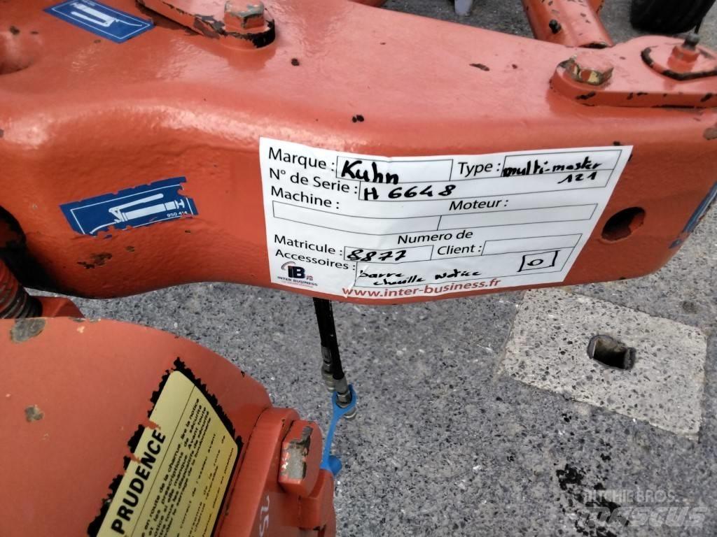 Kuhn VARIMASTER 121 リバーシブルプラウ