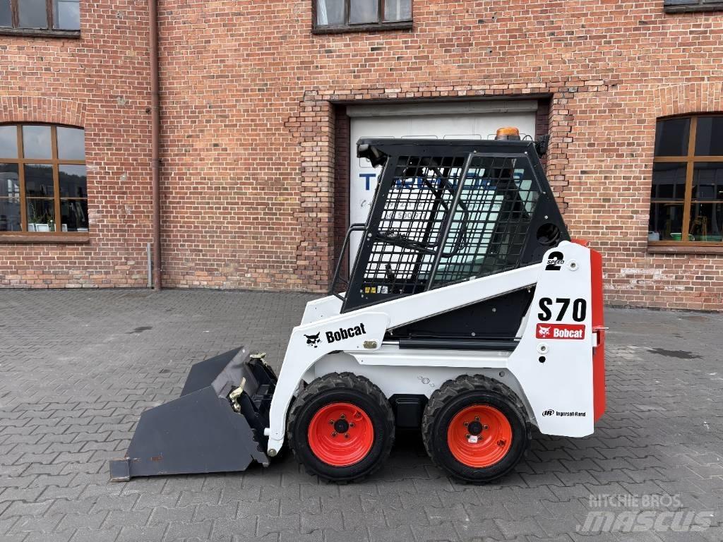 Bobcat S 70 スキッドステアローダー