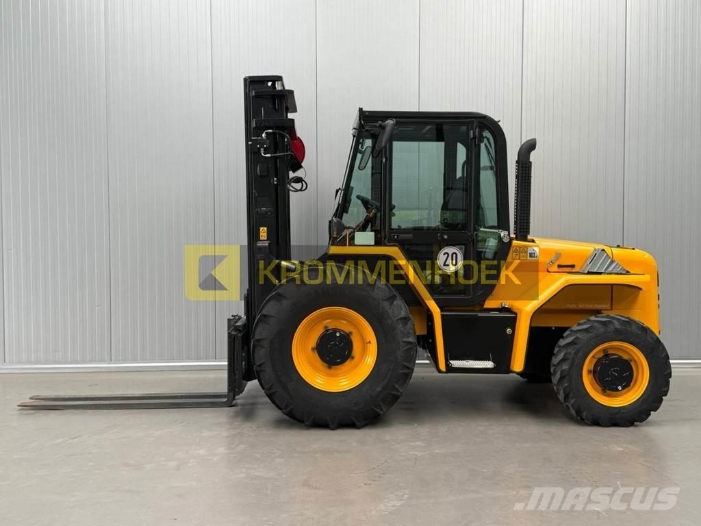 JCB 940 ラフターテレントラック