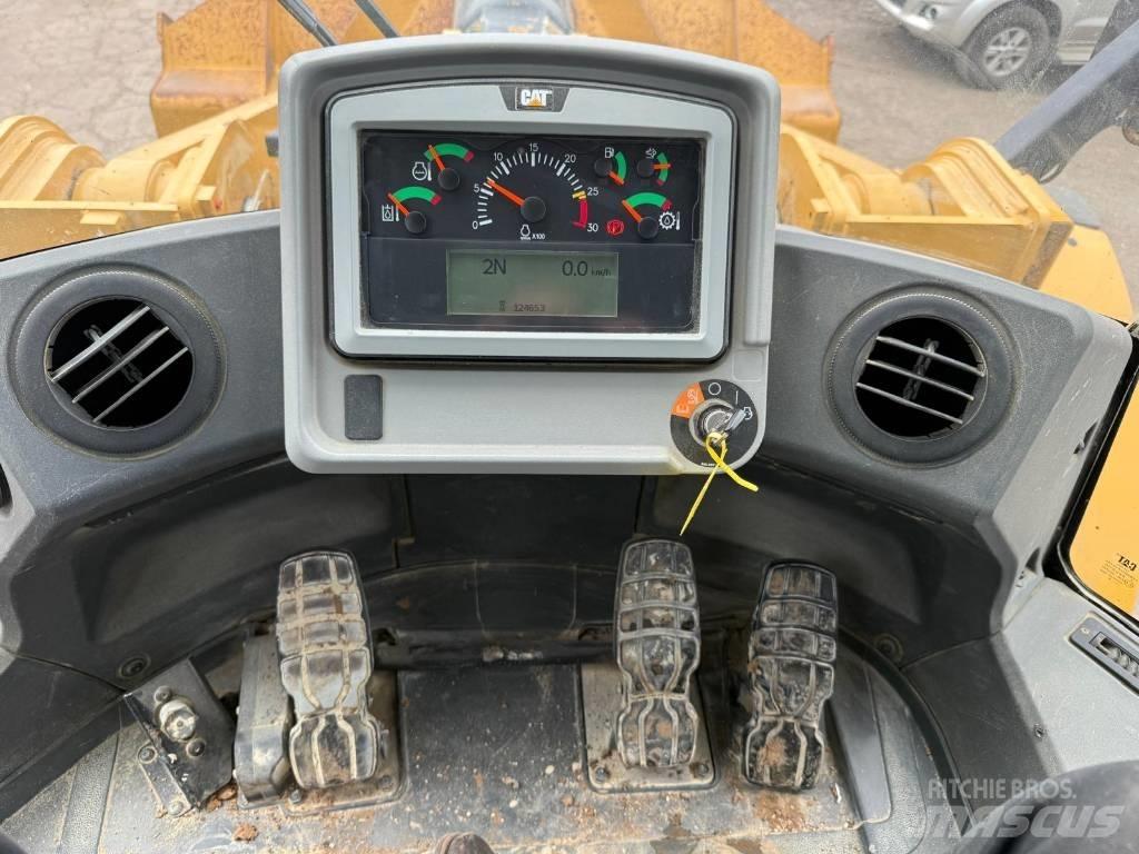 CAT 972 M ホイールローダー・タイヤショベル