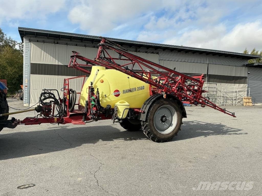 Hardi Ranger 2500 牽引型スプレイヤー