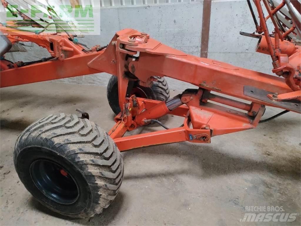 Kuhn Manager 8 NSH コンベンショナルプラウ