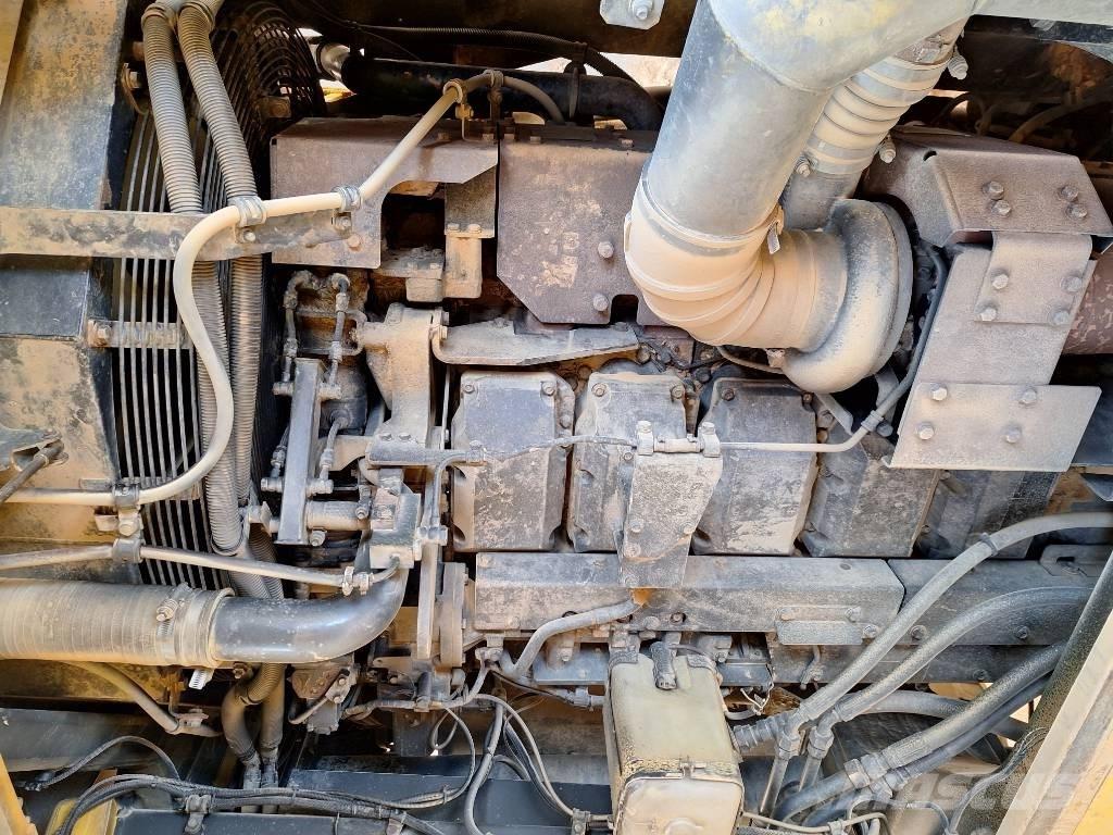 Komatsu HD605-7EO リジットフレーム式ダンプトラック