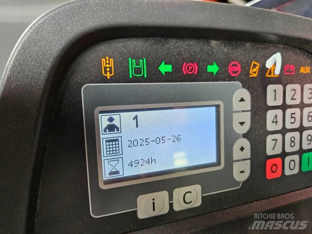 BT RR E 160 リーチフォークリフト