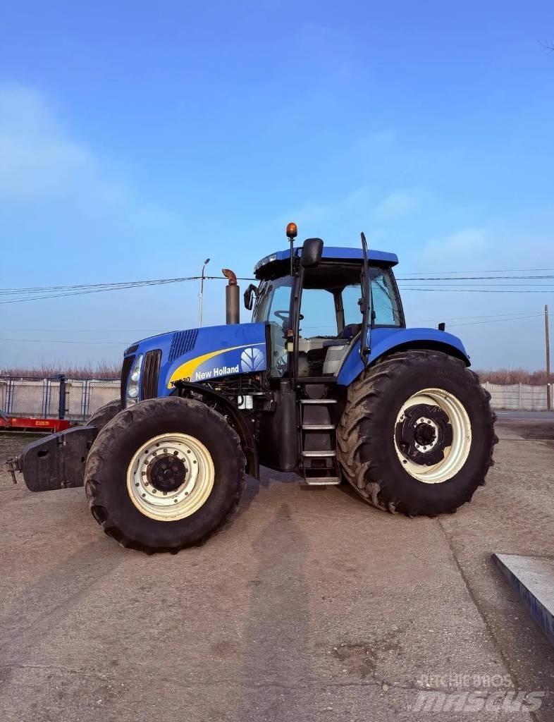New Holland T 8030 トラクター