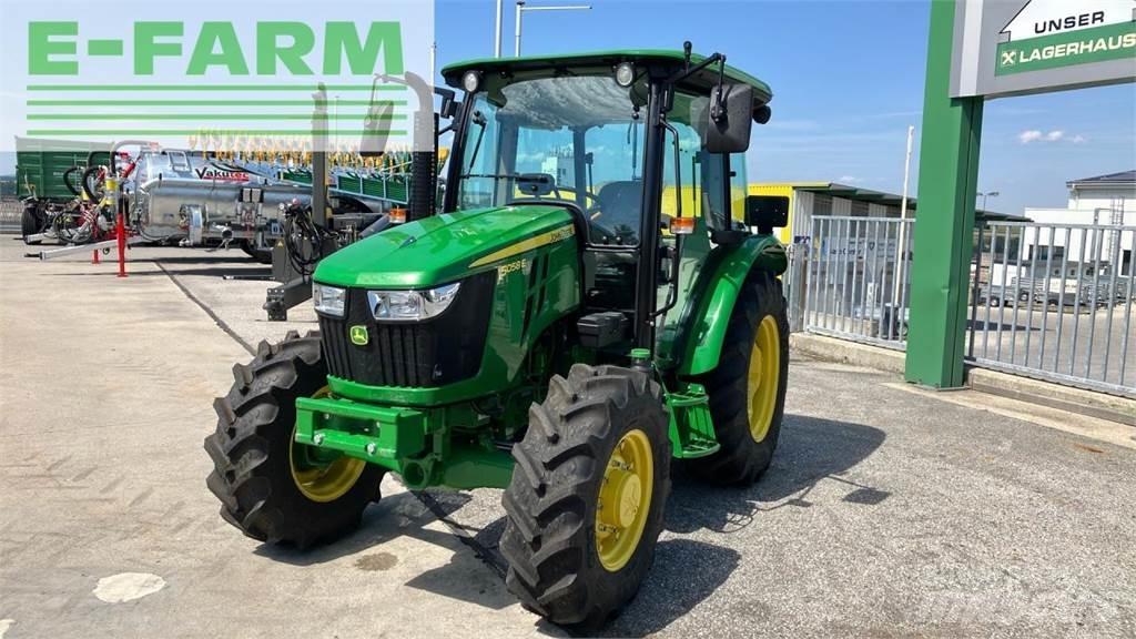 John Deere 5058E トラクター