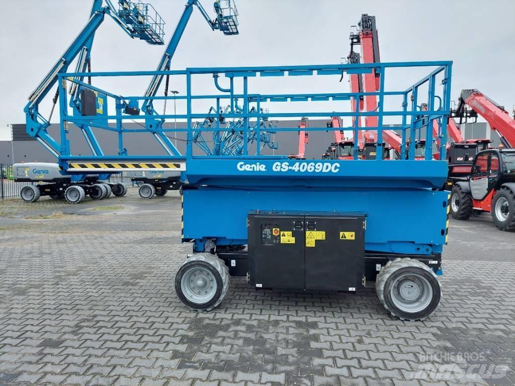 Genie GS 4069 DC シザースリフト