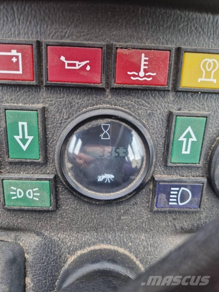 GiANT G 2500 HD ホイールローダー・タイヤショベル
