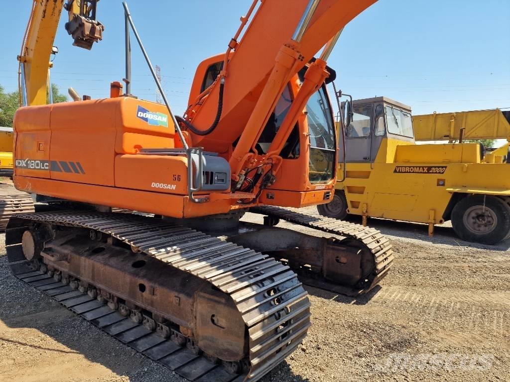 Doosan DX 180 LC 大型油圧ショベル12t以上（パワーショベル・ユンボ）