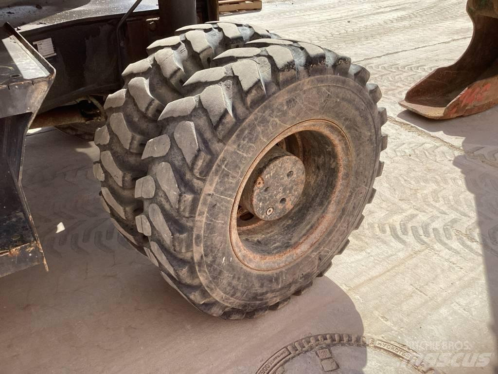 Komatsu PW 160-7E0 ホイール式油圧ショベル（パワーショベル・ユンボ・バックホー）