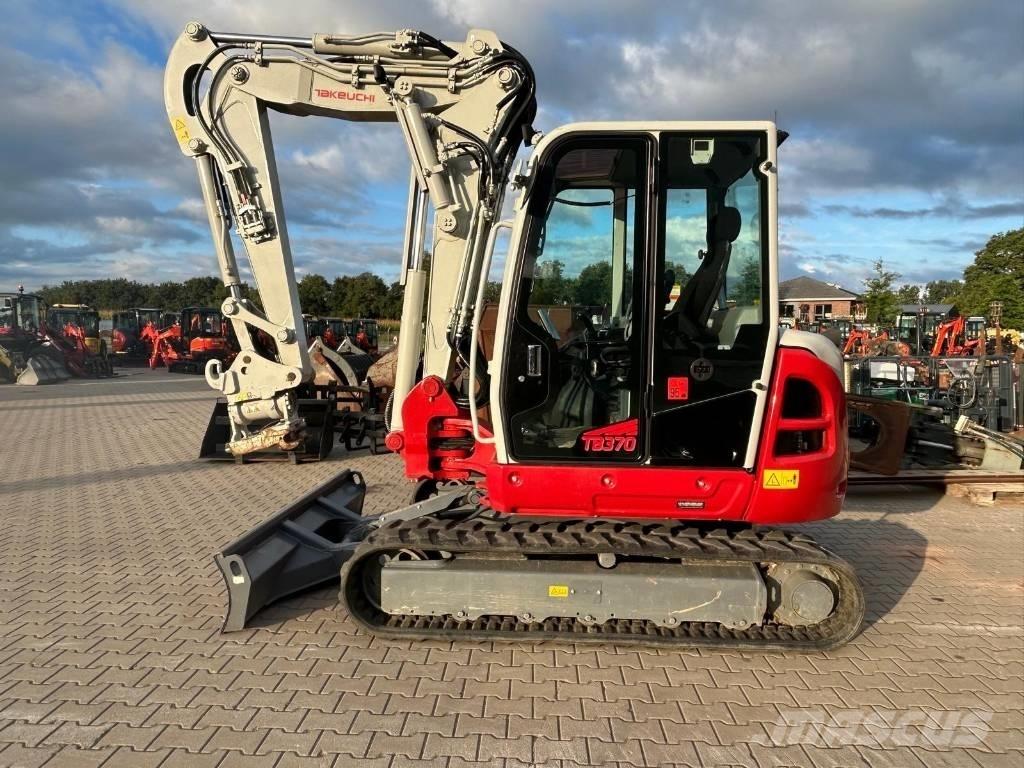 Takeuchi TB 370 V4 中型油圧ショベル 7ｔ-12ｔ（ユンボ・パワーショベル・バックホー）