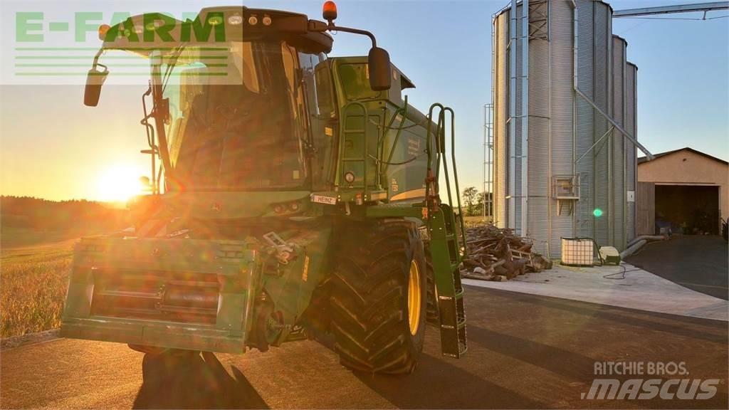 John Deere T550 HM コンバイン