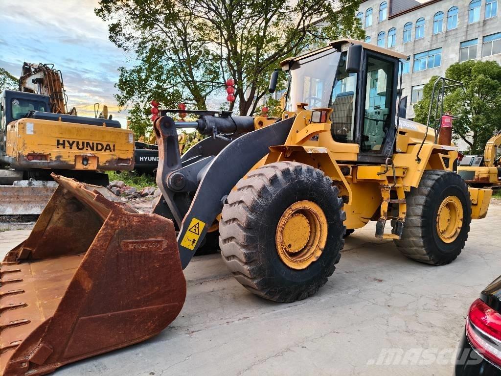 Volvo L 120 ホイールローダー・タイヤショベル