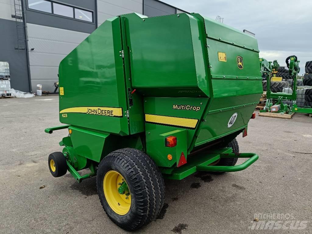 John Deere 623N ラウンドベーラー