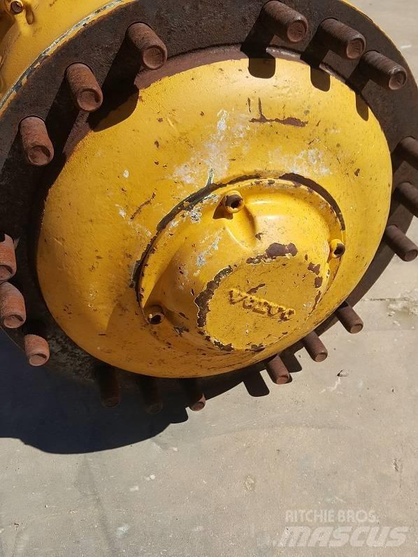 Volvo L120F G H アクスル