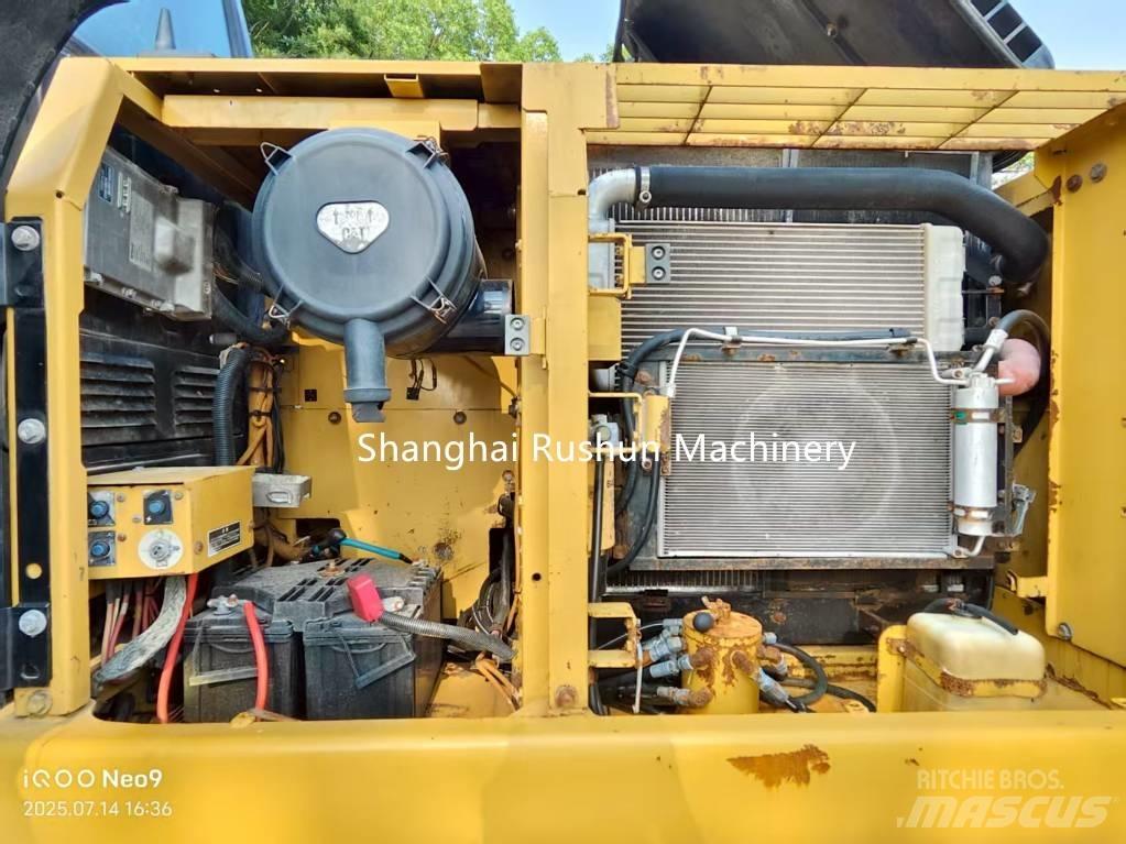 CAT 320 D 大型油圧ショベル12t以上（パワーショベル・ユンボ）