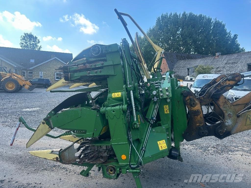 Krone Big x 1180 自走式フォレージハーベスター