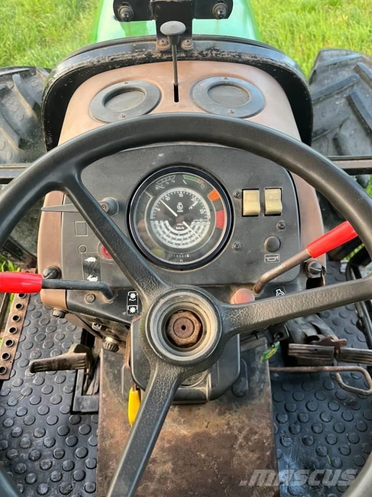 John Deere 1950 トラクター
