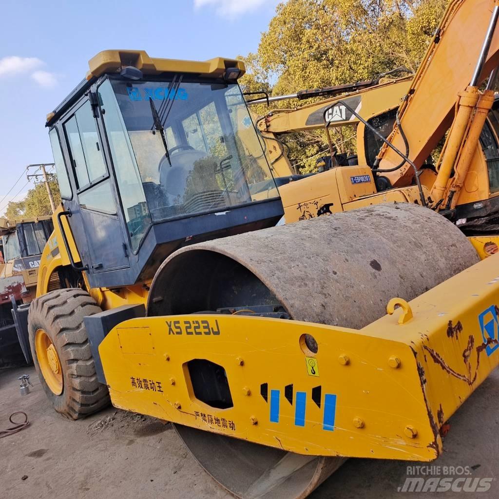 XCMG XS 143 J 振動ローラ