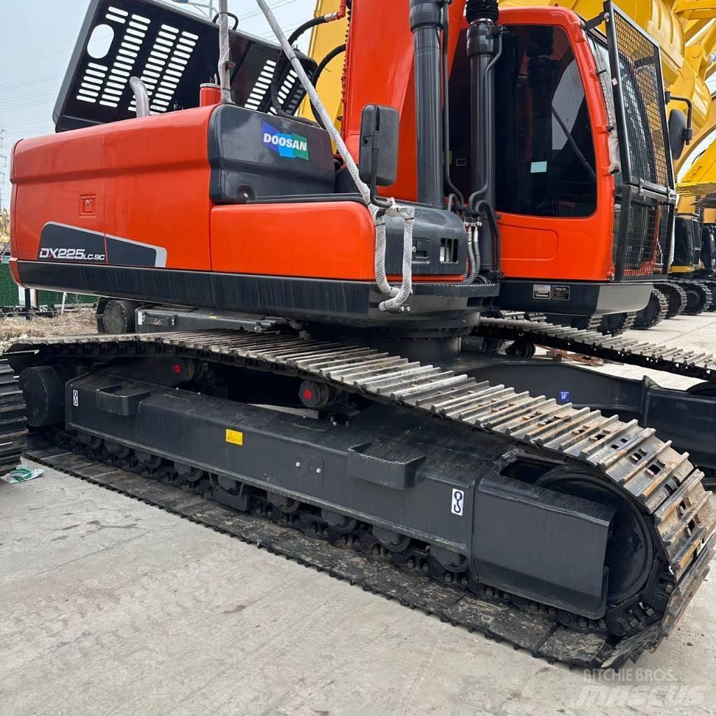 Doosan DX225LC-9 大型油圧ショベル12t以上（パワーショベル・ユンボ）