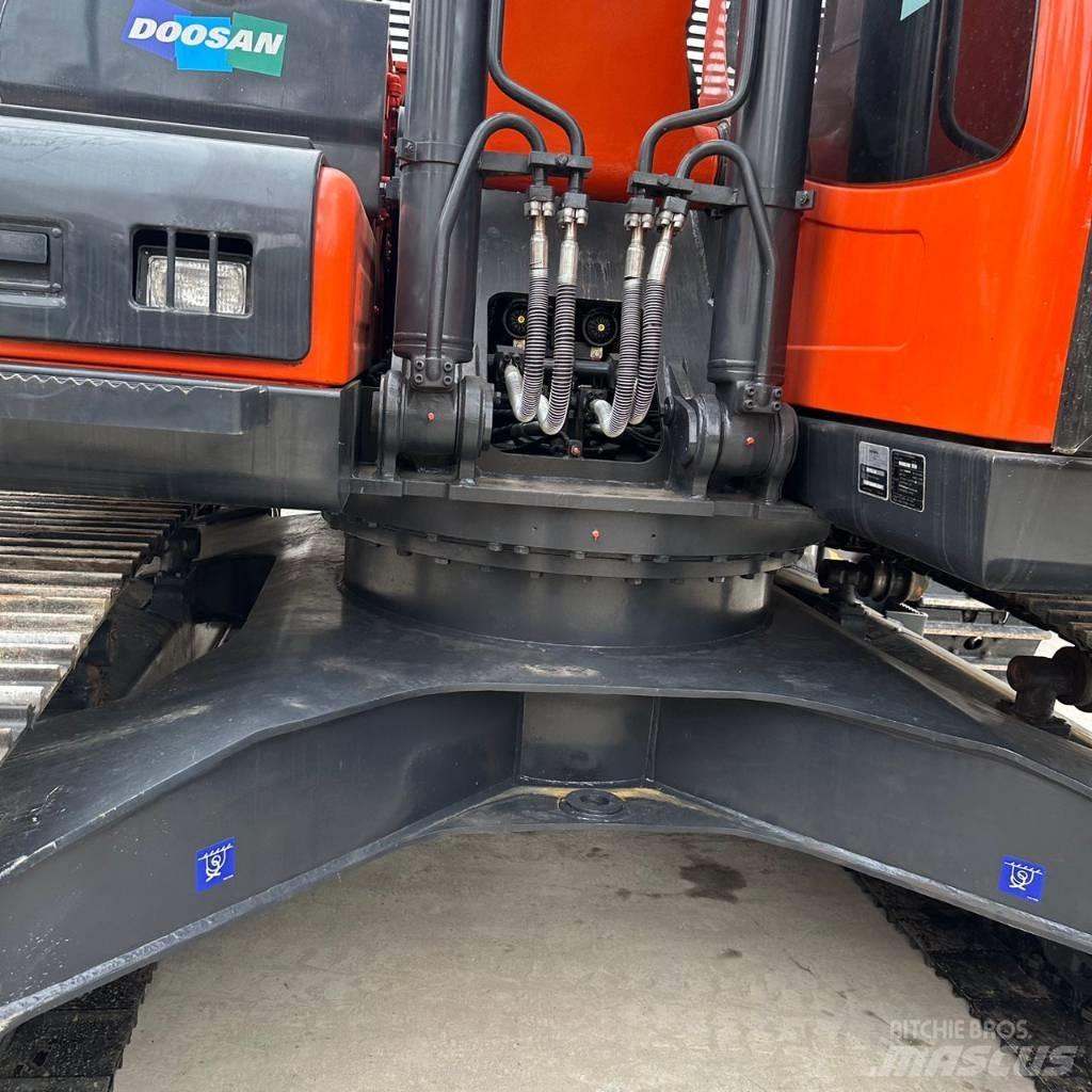 Doosan DX225LC-9 大型油圧ショベル12t以上（パワーショベル・ユンボ）