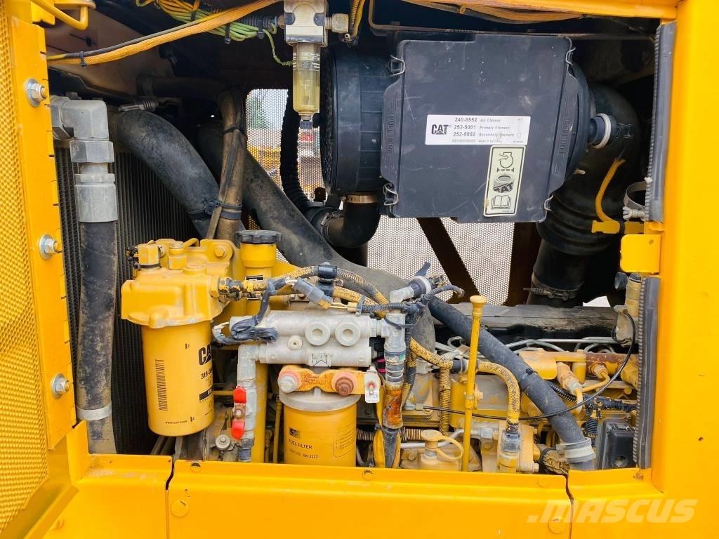 CAT D 6 K LGP ブルドーザー