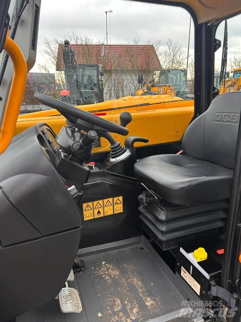 JCB 525-60 Hi-Viz テレスコーピックハンドラー