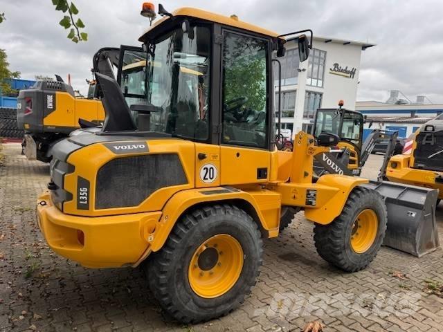 Volvo L35G スキッドステアローダー