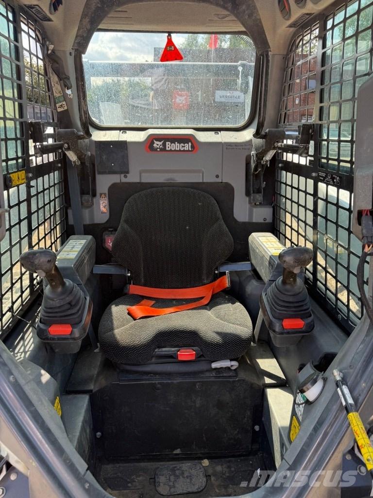 Bobcat T 76 クローラーローダー