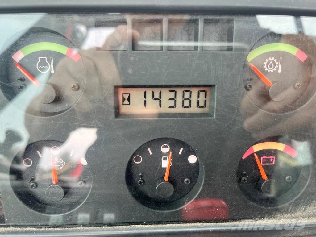 Hyster RS46-36CH リーチスタッカー