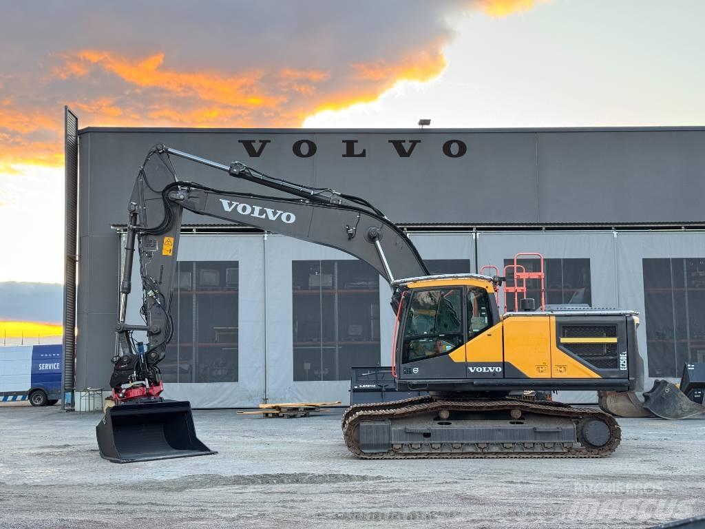 Volvo EC 250 EL 大型油圧ショベル12t以上（パワーショベル・ユンボ）
