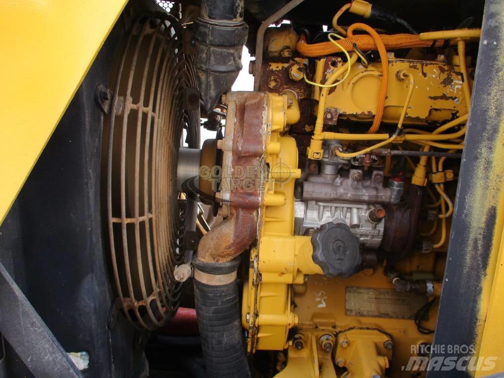 CAT CS 533 E Roller 振動ローラ