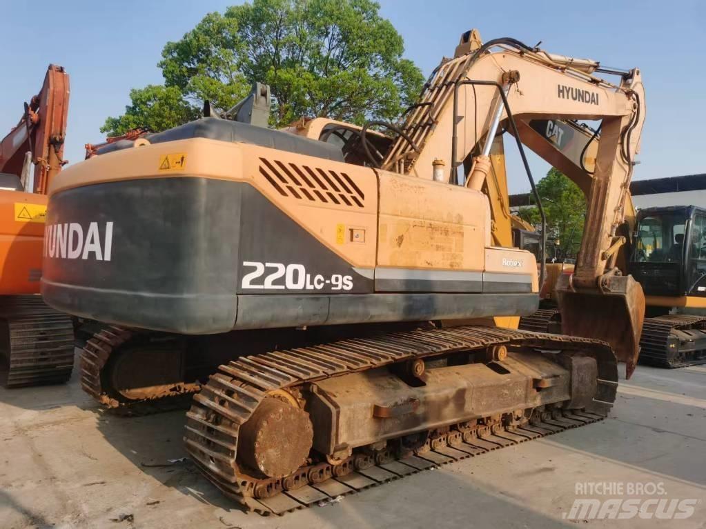 Hyundai 220lc-9s 中型油圧ショベル 7ｔ-12ｔ（ユンボ・パワーショベル・バックホー）