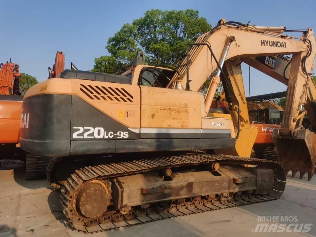 Hyundai 220lc-9s 中型油圧ショベル 7ｔ-12ｔ（ユンボ・パワーショベル・バックホー）