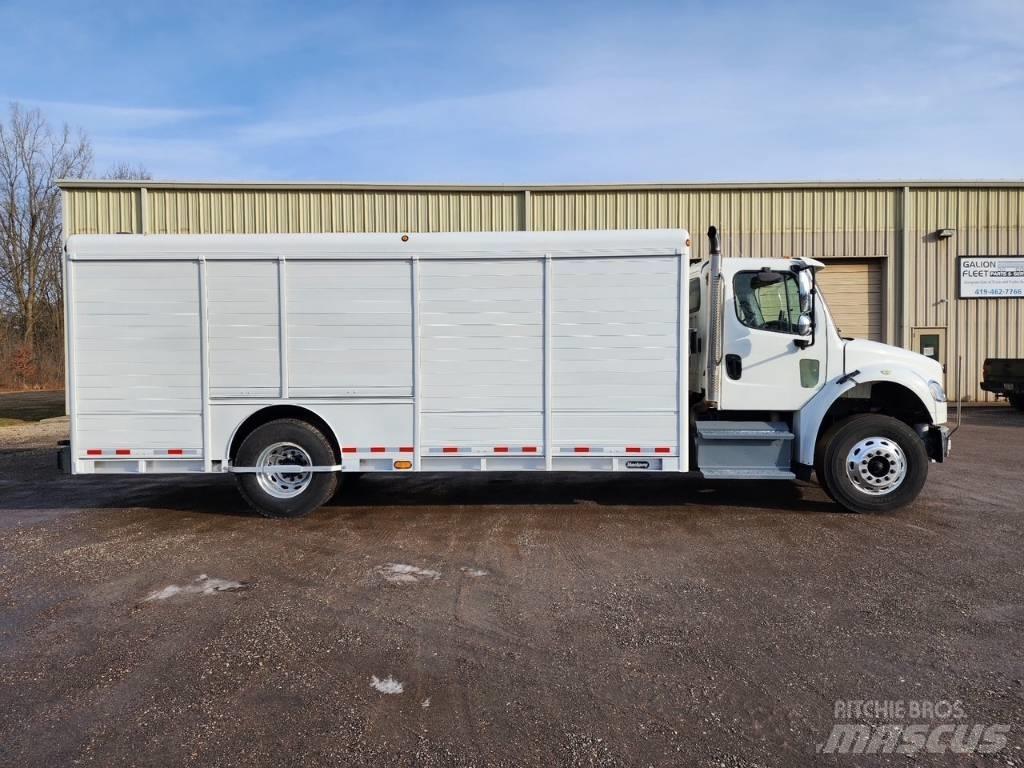 Freightliner M2 飲料運送車両