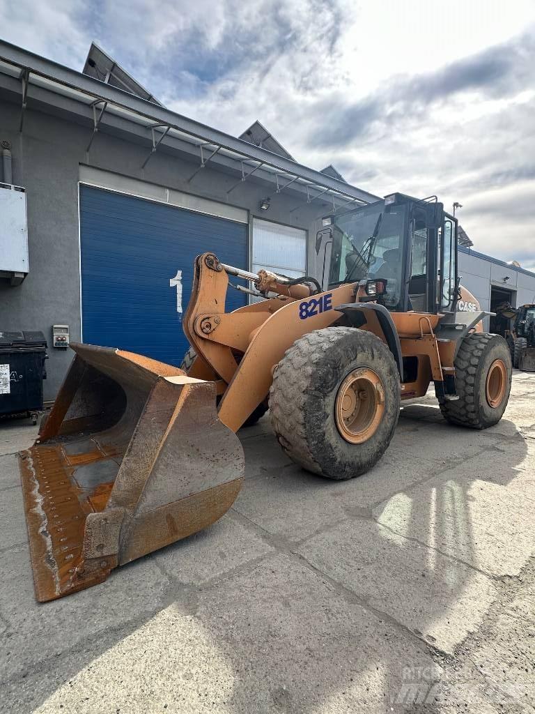CASE 821 E ホイールローダー・タイヤショベル